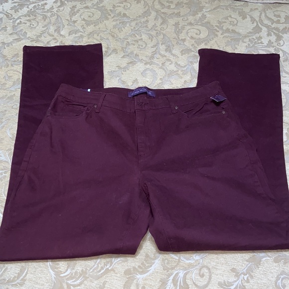 BNWT Gloria Vanderbilt Sweet Burgundy Jeans 16 - Picture 3 of 5